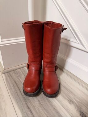 Frye Veronica Tall Engineer Boots Red Leather Buckle Women’s Size 8 USA